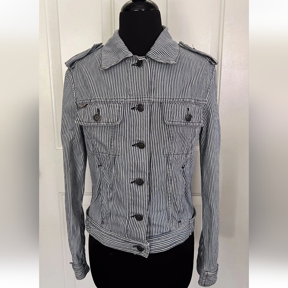 Burberry London Railroad Stripe Denim Jacket in blue & white, size 4 Read Desc